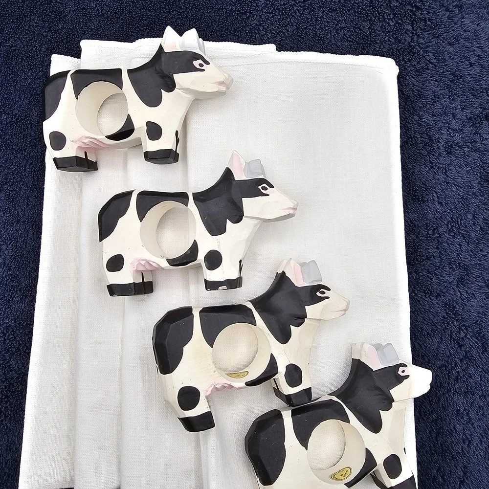 Vintage Set 4 Wooden Cow Napkin Rings Holders w/ 4 White Linen Napkins Farmhouse